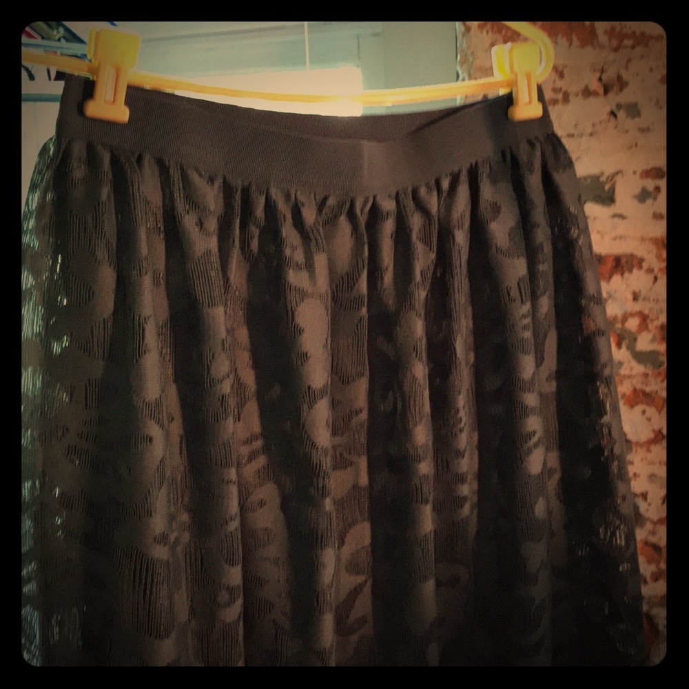 Lace skirt